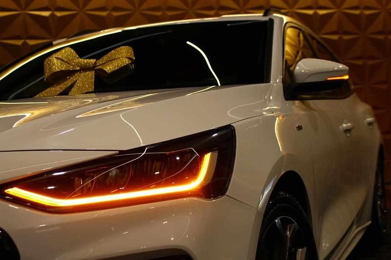 Usado Ford Focus 120 HP (88 kW) 2022 Branco Carrinha