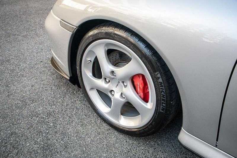 Cinza Usado 2001 Porsche 996 Turbo Coupé | € 79.900 - Imagem 1/4