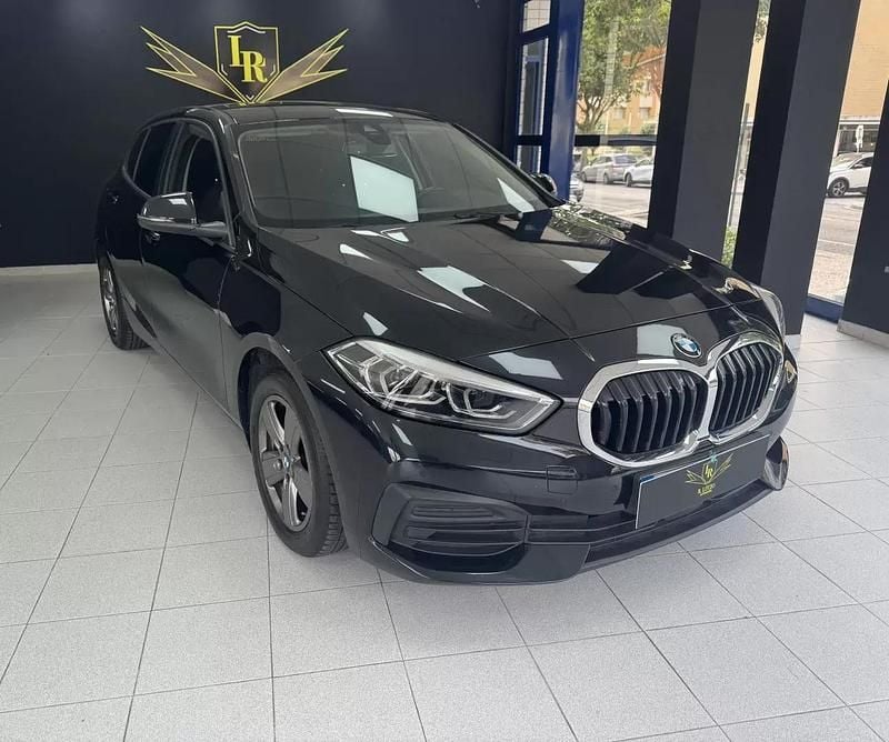 Preto Usado 2021 BMW 116 Luxury Line Citadino | € 21.500 (Preço justo) - Imagem 1/4