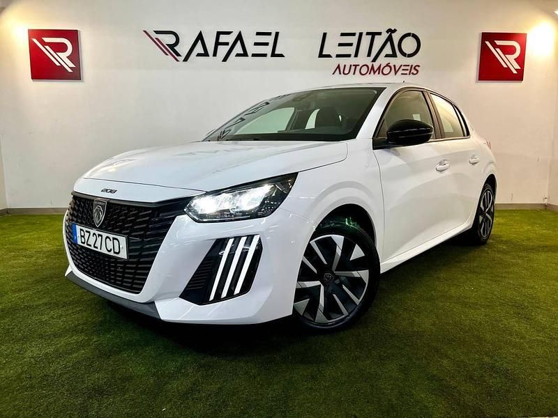Branco Usado 2024 Peugeot 208 Active Citadino | € 16.800 (Bom preço) - Imagem 1/4