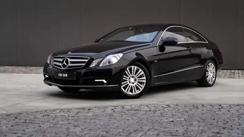 Preto Usado 2009 Mercedes E250 Avantgarde Coupé | € 11.999 (Caro) - Imagem 1/4