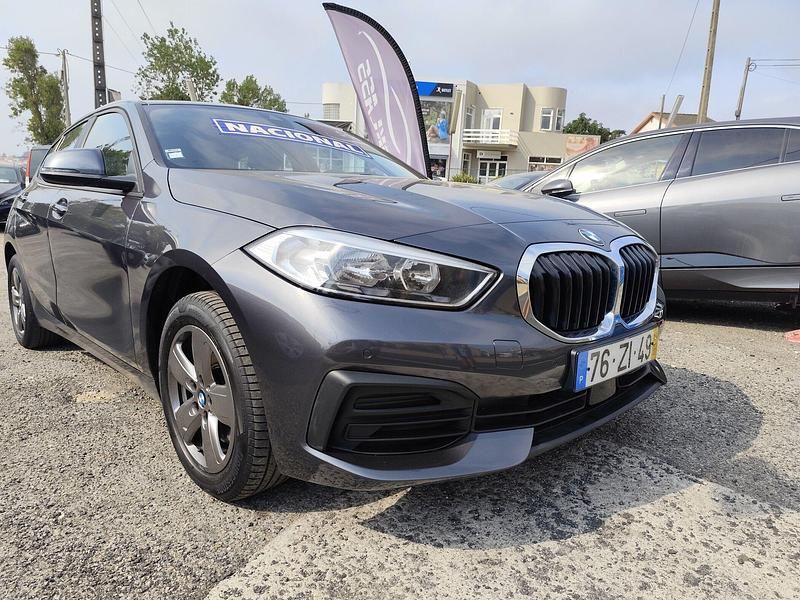 Cinza Usado 2019 BMW 116 Advantage Citadino | € 18.900 (Preço justo) - Imagem 1/4