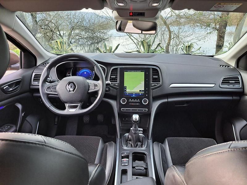 Usado Renault Mégane IV Intens 130 HP (95 kW) 2018 Castanho