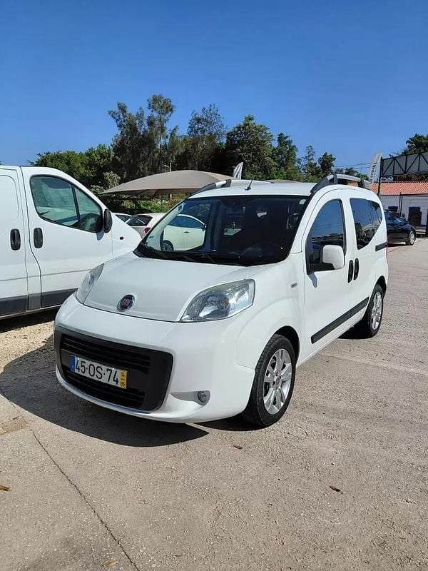 Branco Usado 2014 Fiat Qubo Trekking Monovolume | € 7.980 - Imagem 1/4