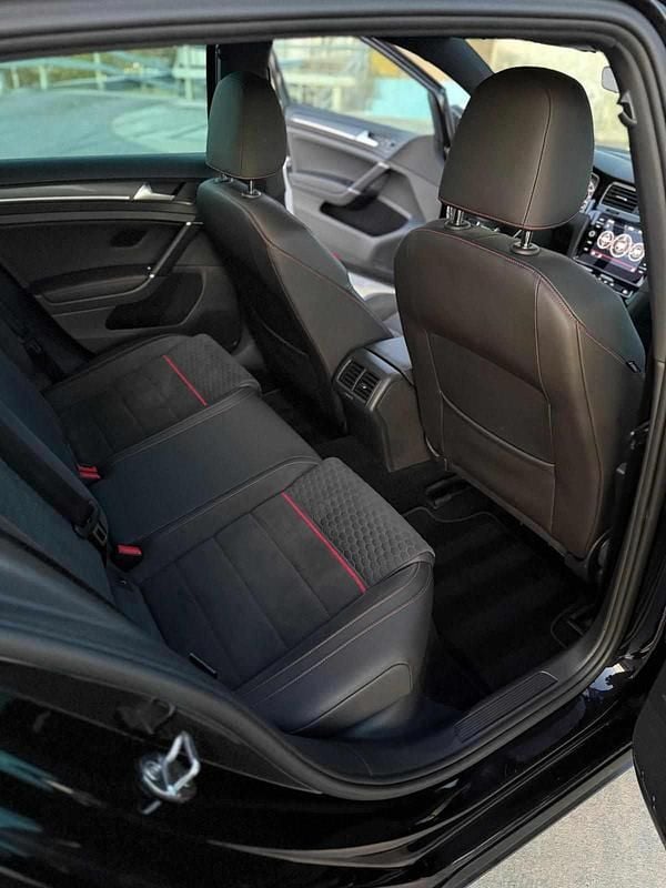 Usado VW Golf VII GTI 245 HP (180 kW) 2019 Preto