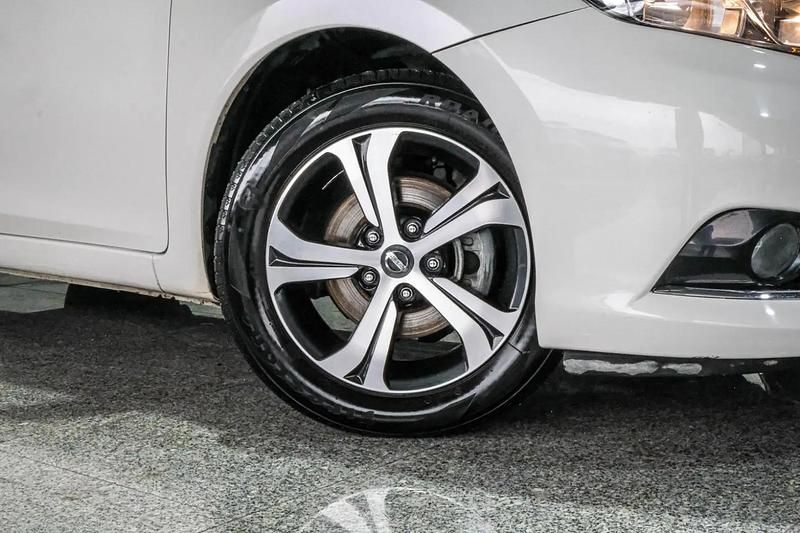 Usado Nissan Pulsar Acenta 110 HP (80 kW) 2017 Branco