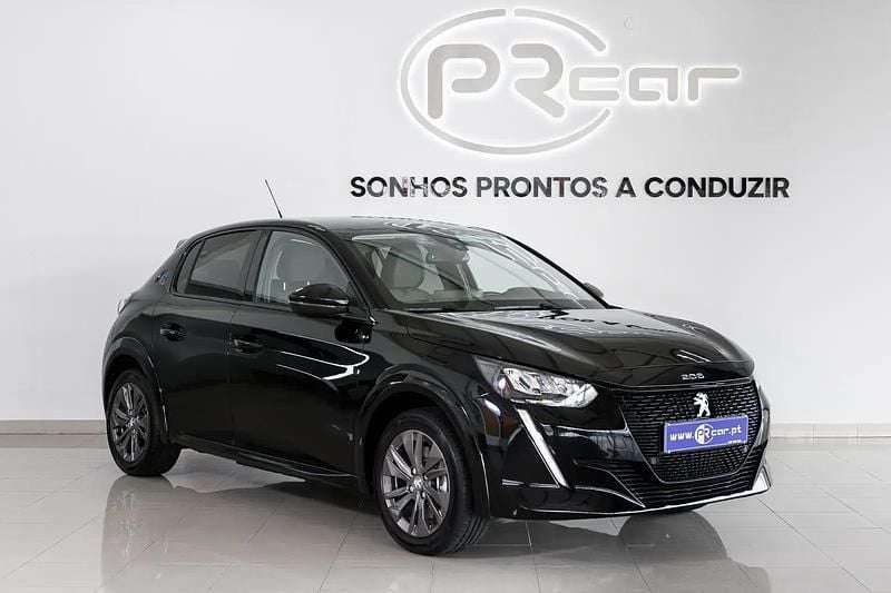 Usado Peugeot e-208 Allure 100 kW (136 HP) 2022 Preto Citadino
