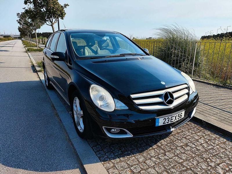 Usado 2006 Mercedes R320 Monovolume | € 11.000 - Imagem 1/4