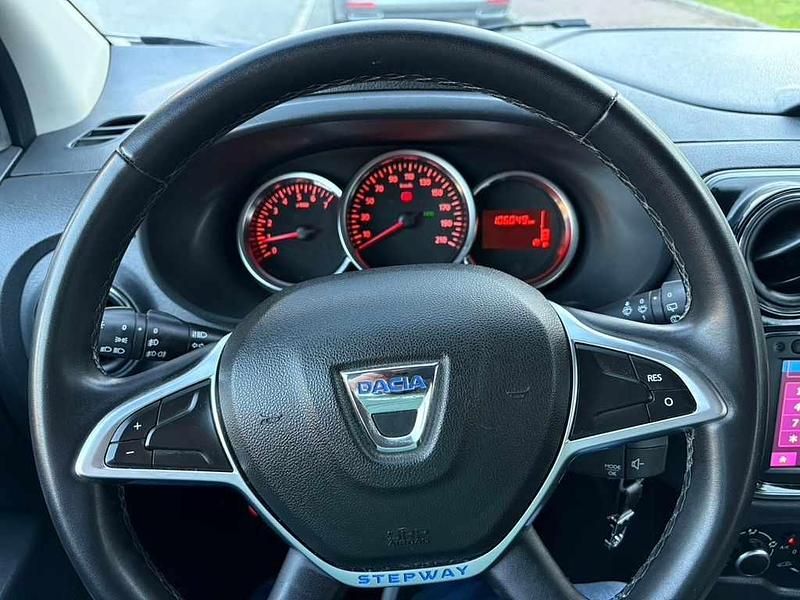 Azul Usado 2021 Dacia Lodgy Monovolume | € 12.000 - Imagem 1/4
