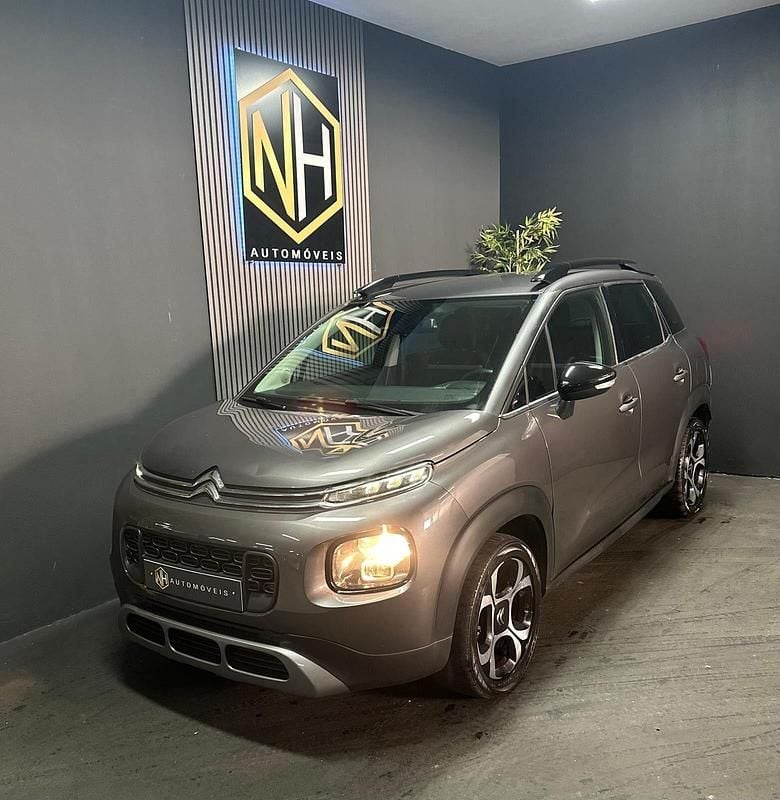 Cinza Usado 2020 Citroën C3 Feel Citadino | € 12.500 (Bom preço) - Imagem 1/4