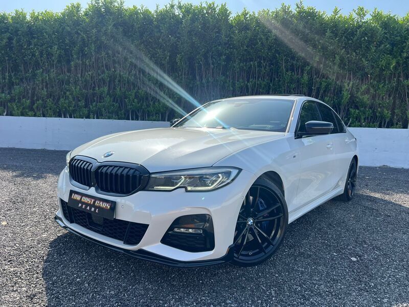 Branco Usado 2018 BMW 330 Sedan | € 38.990 - Imagem 1/4