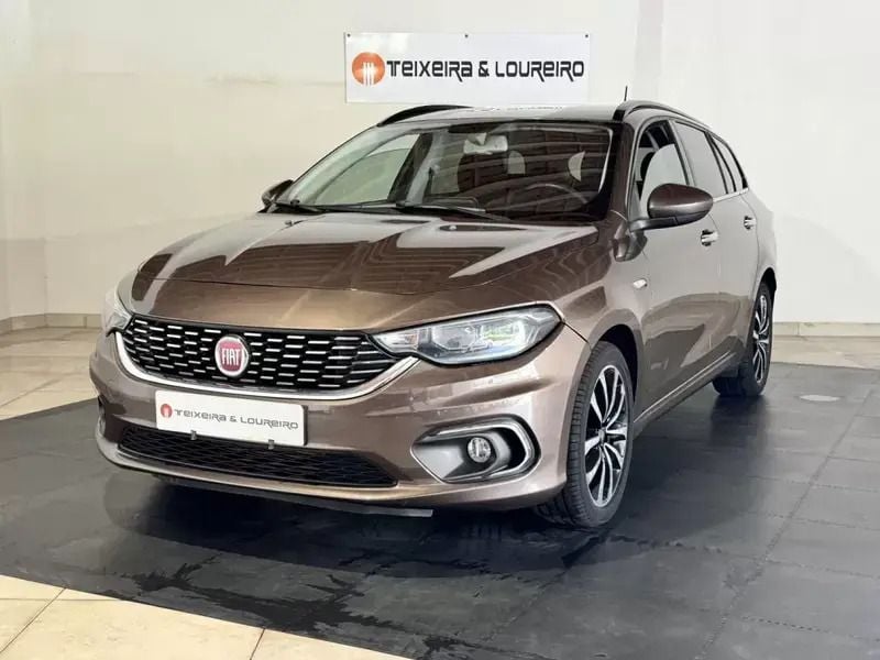 Castanho Usado 2018 Fiat Tipo Lounge Carrinha | € 12.900 (Preço justo) - Imagem 1/4