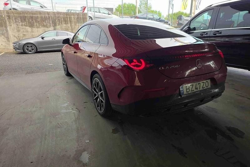 Novo Mercedes CLA 250+ 200 kW (272 HP) 2025 Roxo Sedan