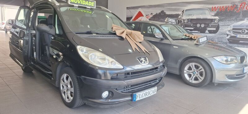 Preto Usado 2006 Peugeot 1007 Citadino | € 2.990 - Imagem 1/4