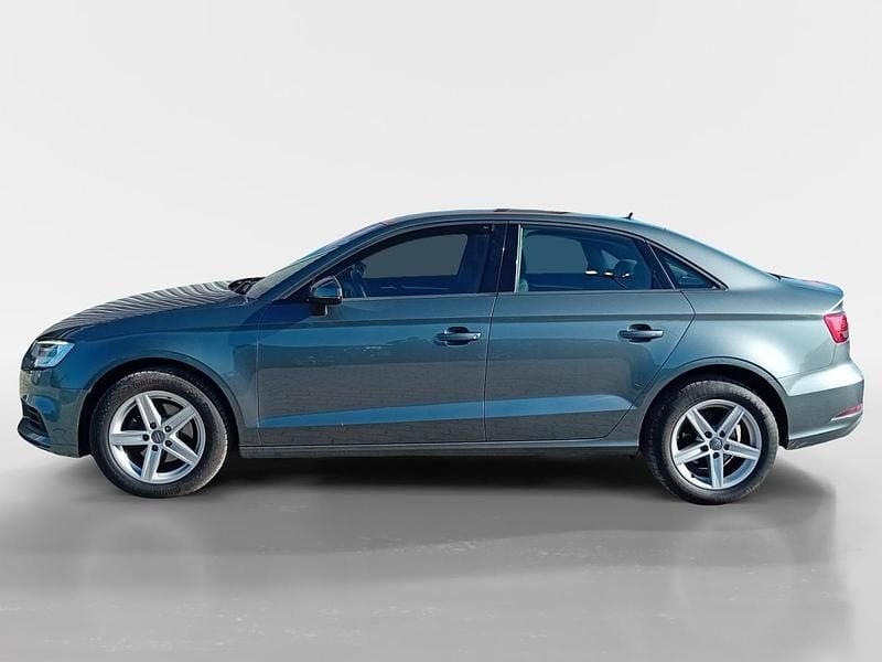 Usado Audi A3 Sport 116 HP (85 kW) 2020 Cinza Sedan