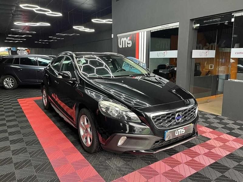 Usado Volvo V40 CC 120 HP (88 kW) 2015 Preto Carrinha