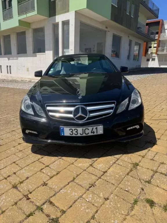 Preto Usado 2010 Mercedes E250 Avantgarde Cabrios | € 24.000 - Imagem 1/4