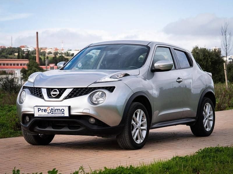 Usado Nissan Juke N-Connecta 110 HP (80 kW) 2018 Cinzento SUV