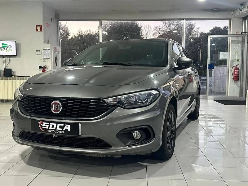 Cinzento Usado 2020 Fiat Tipo Wagon Carrinha | € 13.490 (Preço justo) - Imagem 1/4