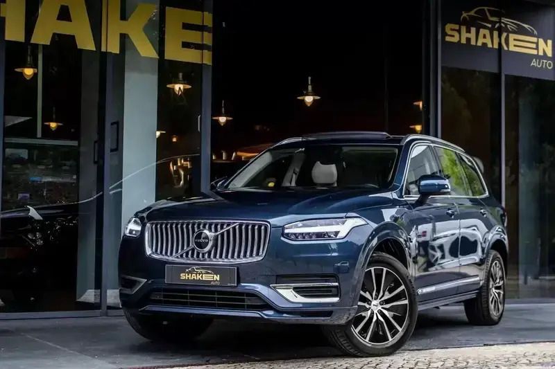Azul Usado 2021 Volvo XC90 Inscription SUV | € 48.880 - Imagem 1/4
