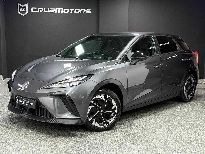 Cinza Usado 2023 MG MG4 EV Luxury Citadino | € 22.900 (Bom preço) - Imagem 1/4