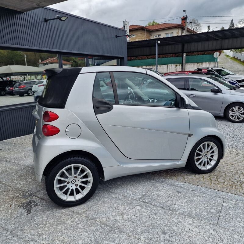 Usado Smart ForTwo Cabrio Passion 71 HP (52 kW) 2011 Cinza Cabrios