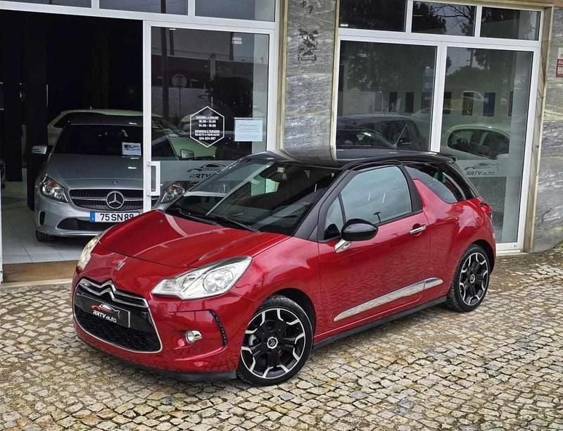 Vermelho Usado 2012 Citroën DS3 Sport Chic Citadino | € 8.450 (Bom preço) - Imagem 1/4
