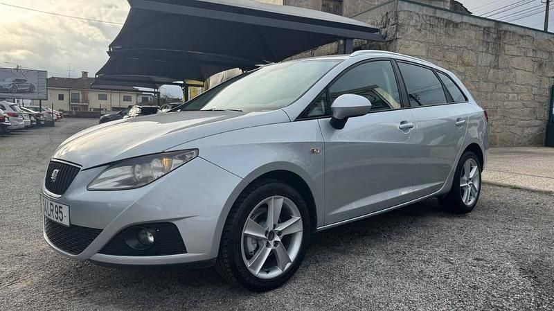 Cinzento Usado 2011 Seat Ibiza | € 7.490 (Preço justo) - Imagem 1/4