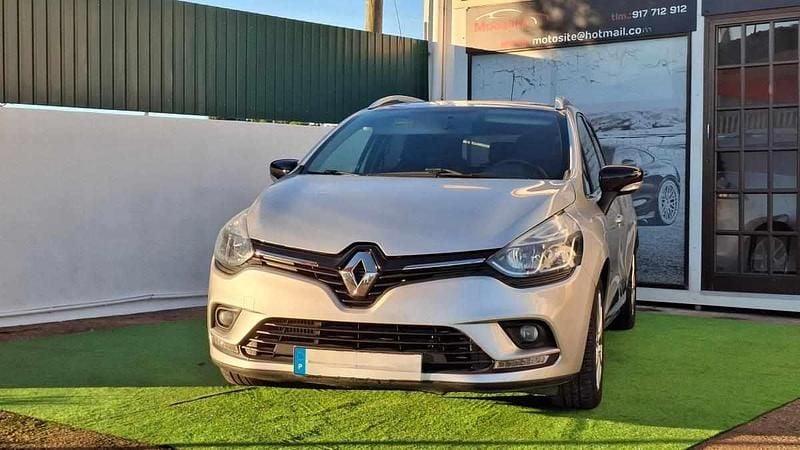 Usado Renault Clio GrandTour 90 HP (66 kW) 2020 Cinzento Carrinha