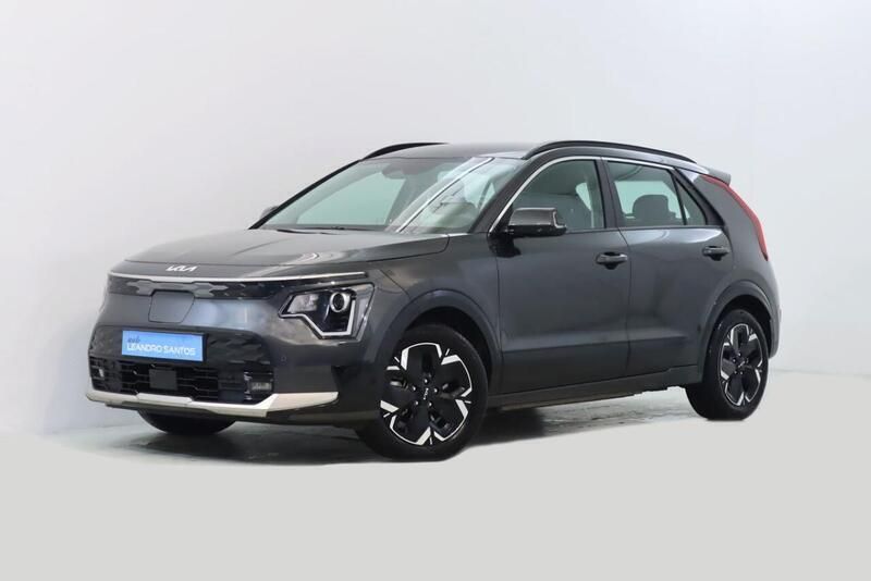 Cinzento Usado 2023 Kia e-Niro SUV | € 29.900 (Preço justo) - Imagem 1/2