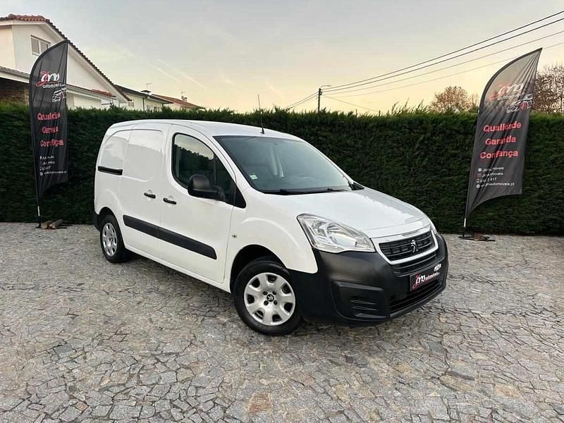 Branco Usado 2015 Peugeot Partner Monovolume | € 9.499 (Preço elevado) - Imagem 1/4