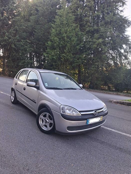 Usado 2002 Opel Corsa Sedan | € 1.350 (Preço justo) - Imagem 1/4