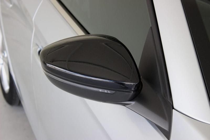 Usado Opel Corsa Elegance 102 HP (75 kW) 2023 Cinza Citadino