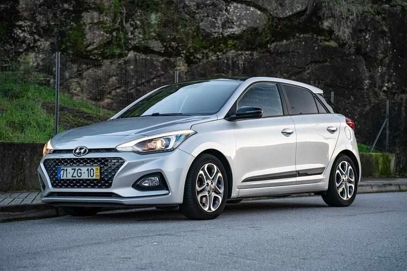 Cinzento Usado 2019 Hyundai i20 Citadino | € 12.500 - Imagem 1/4