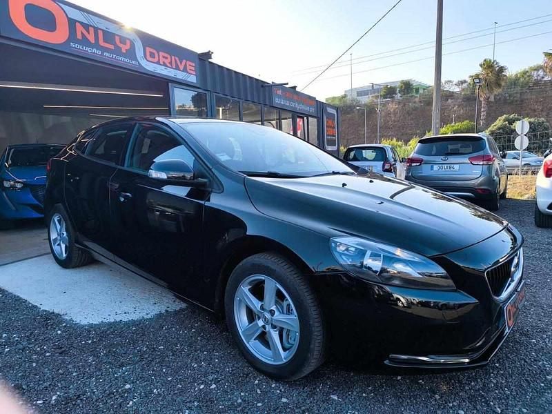 Preto Usado 2017 Volvo V40 Carrinha | € 13.500 - Imagem 1/4