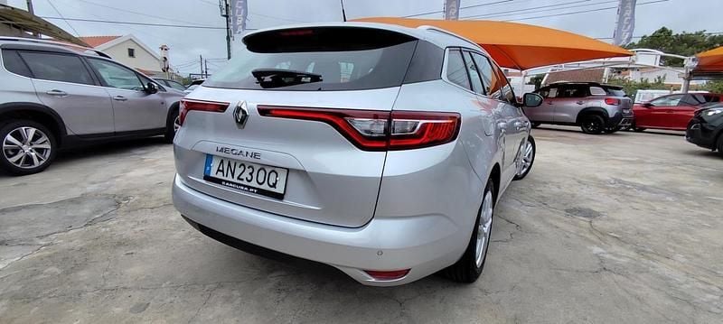 Usado Renault Mégane IV 110 HP (80 kW) 2018 Cinzento Carrinha
