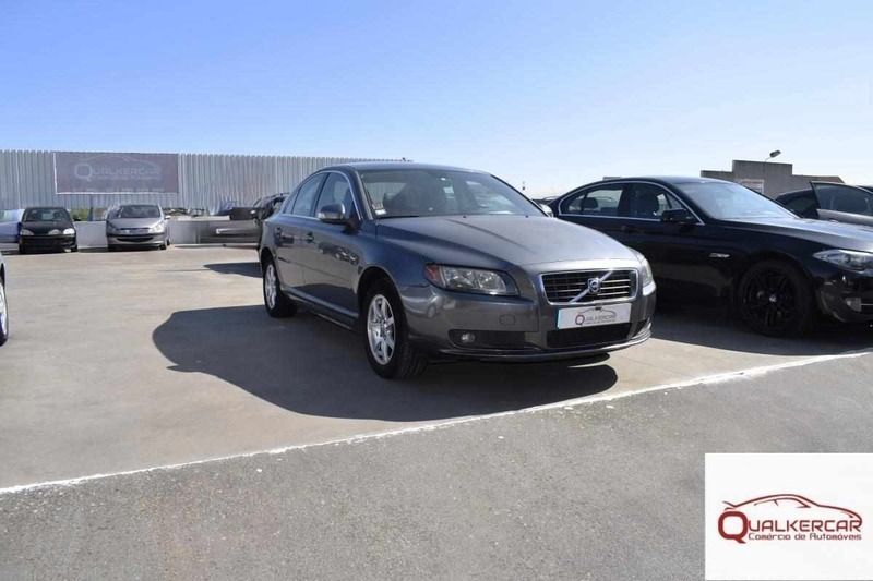 Cinza Usado 2007 Volvo S80 Sedan | € 11.500 - Imagem 1/4