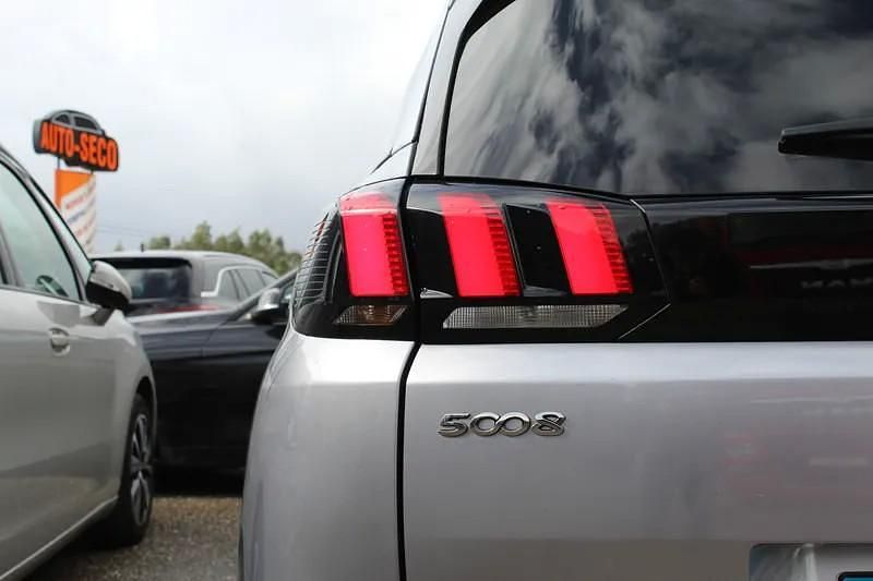 Usado Peugeot 5008 Allure 130 HP (95 kW) 2019 Cinzento Monovolume
