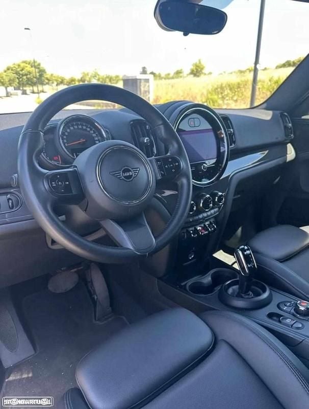 Usado Mini Countryman 116 HP (85 kW) 2021 Verde SUV