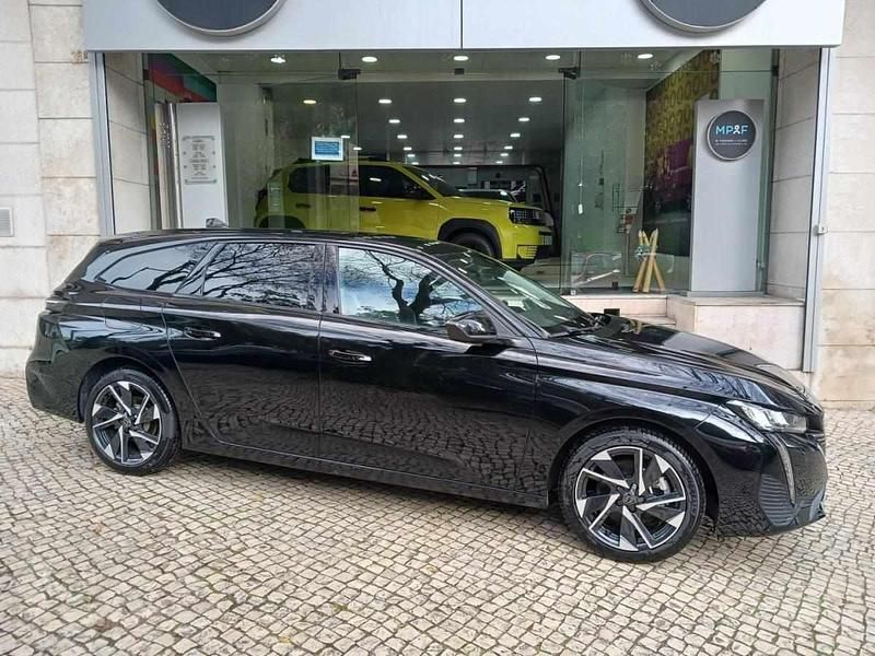 Usado Peugeot 308 SW 130 HP (95 kW) 2023 Preto Carrinha