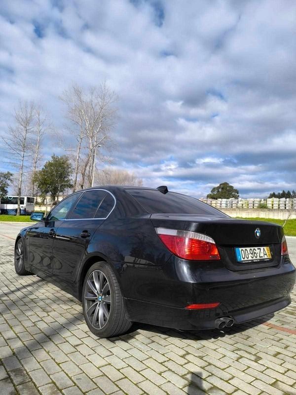 Preto Usado 2004 BMW 525 Sedan | € 8.800 (Preço justo) - Imagem 1/4