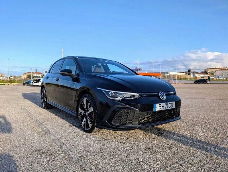 Usado 2020 VW Golf VIII GTE Sedan | € 24.000 (Preço justo) - Imagem 1/4