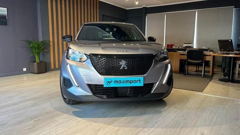 Usado Peugeot 2008 Active 102 HP (75 kW) 2023 Cinza SUV