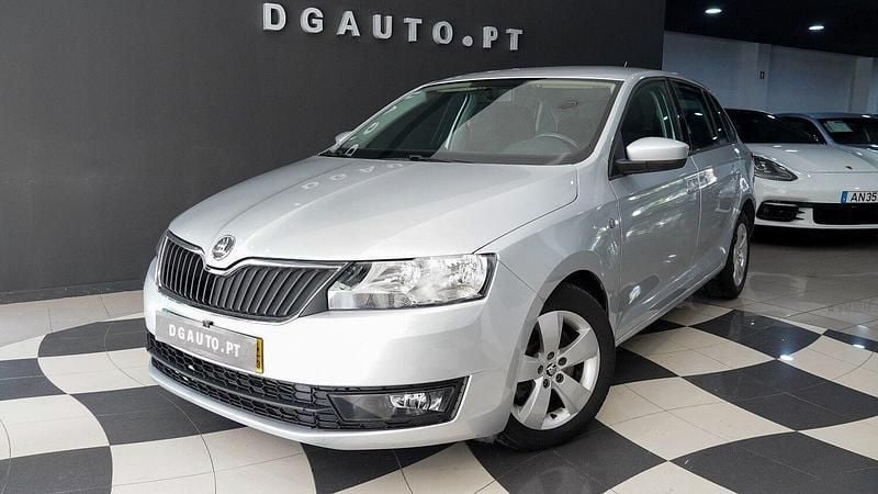 Cinza Usado 2014 Skoda Rapid Active | € 9.990 - Imagem 1/1