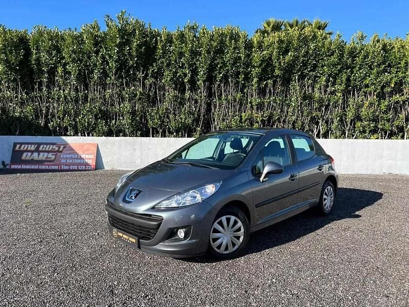 Cinza Usado 2009 Peugeot 207 Active | € 4.990 (Bom preço) - Imagem 1/4