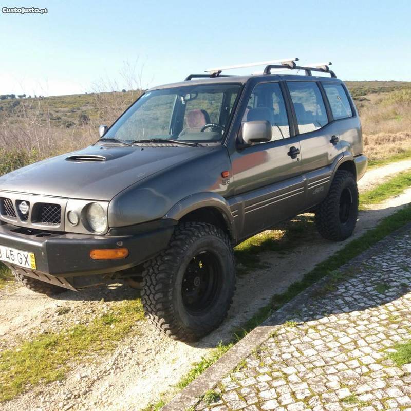 Sold Nissan Terrano 2 TDI 125cv lo. Carros usados para venda