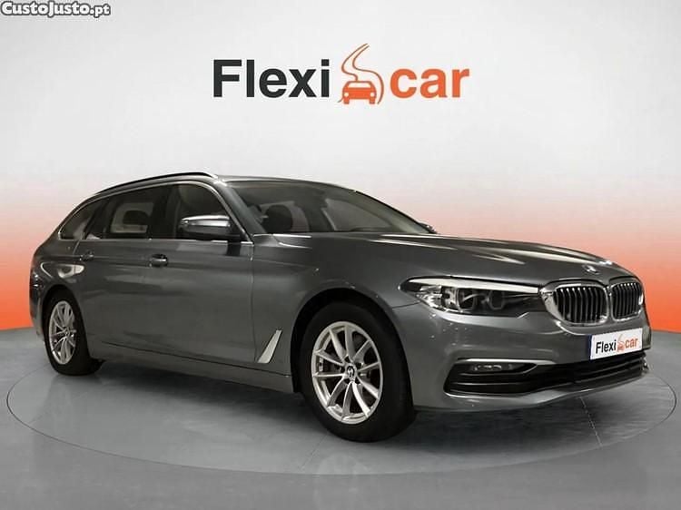 Cinza Usado 2020 BMW 520 Luxury Line Carrinha | € 30.490 (Bom preço) - Imagem 1/1