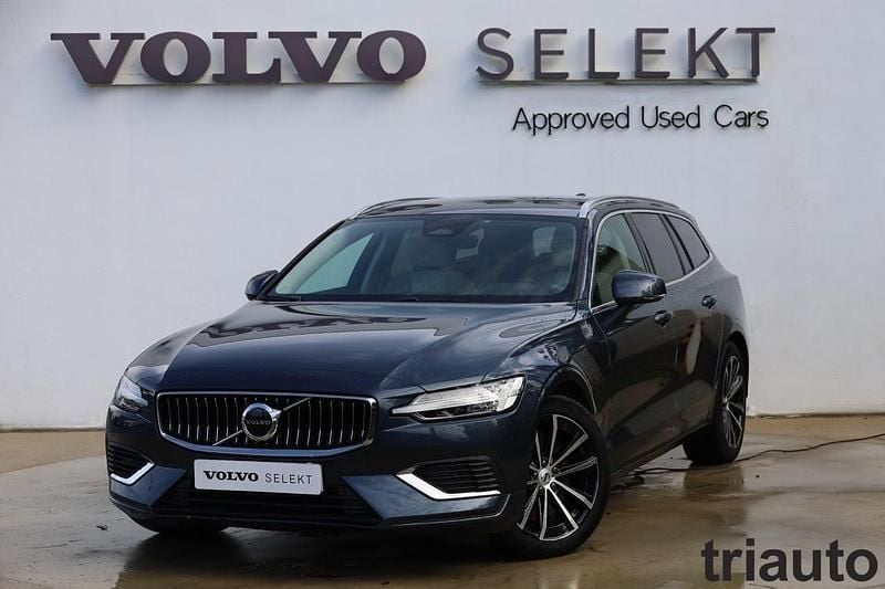 Cinzento Usado 2024 Volvo V60 Core Carrinha | € 41.300 (Preço justo) - Imagem 1/3
