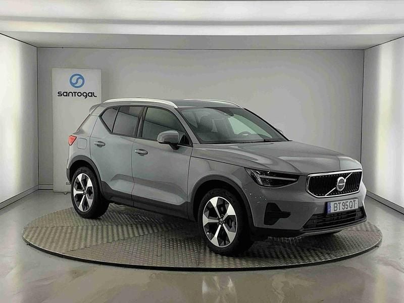 Usado Volvo XC40 Core 163 HP (119 kW) 2025 Cinzento SUV
