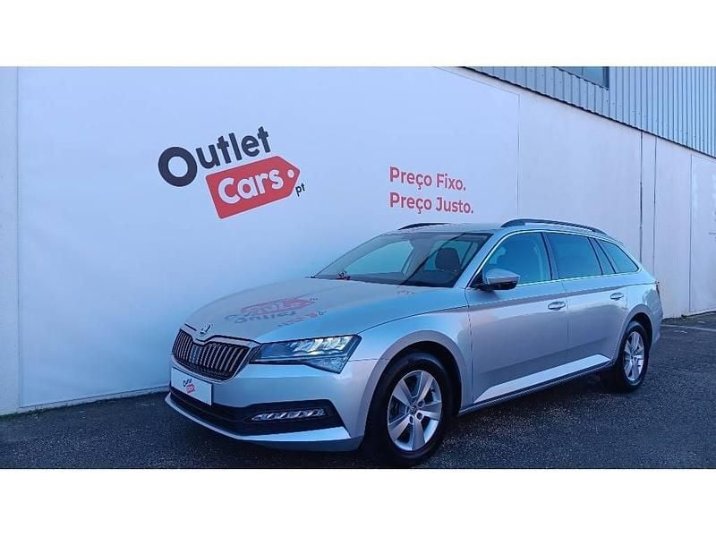 Cinzento claro metalizado Usado 2022 Skoda Superb Ambition Carrinha | € 20.950 (Bom preço) - Imagem 1/4